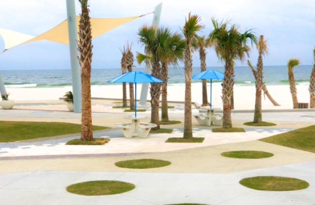 3b/2b w/Pool & Tennis Court, Sleeps 6