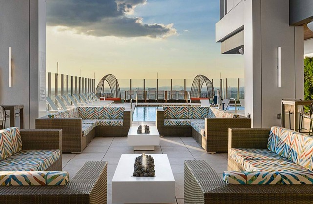 3b resort suite big-city living with a side of Southern charm