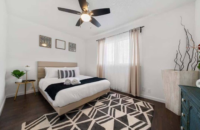 3BR,2BA Gem in Rancho Near Shop Centers & Eateries