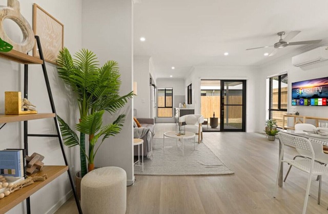 3BR home w/cozy interior design