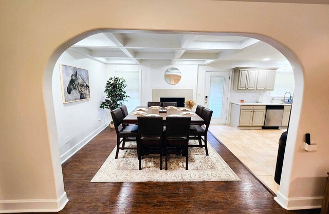 3BR Home w/Fast Internet & Work Space near Atlanta Airport Magnolia Hill House