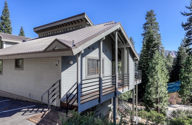 3BR Huntington Lake condo with mountain views, WiFi, 2 decks, private W/D