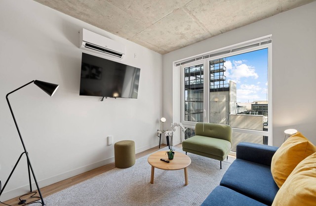 3BR New Modern Lux City Escape