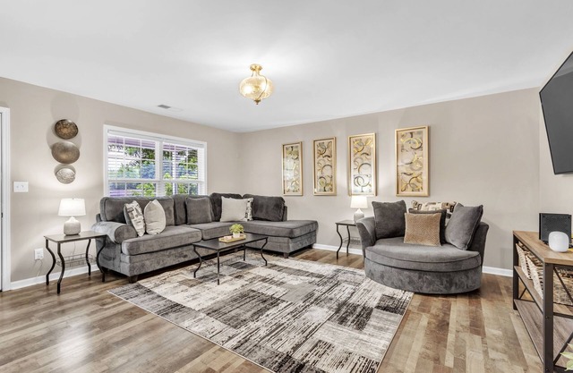 3BR - Pet-Friendly & Close to Downtown Greer