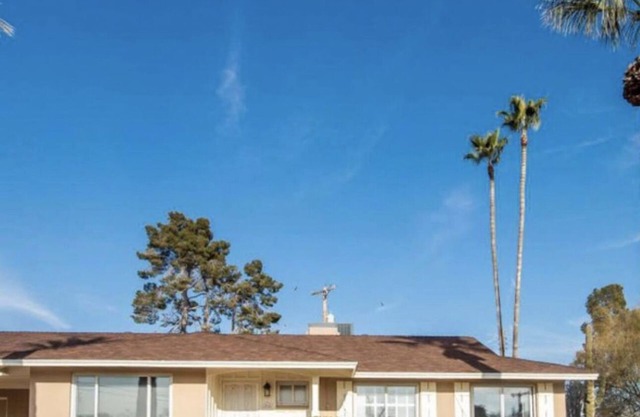 4 bed 2 bath with pool and gym all private