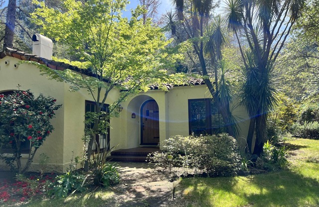 4 bed/4 ba Home in Downtown Calistoga