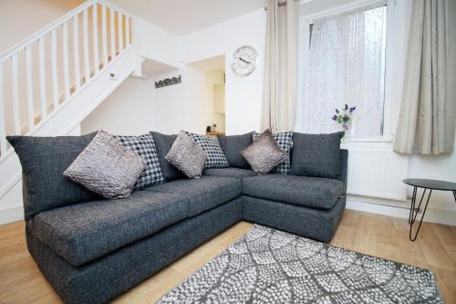 4-Bed Contractor House - Street Parking