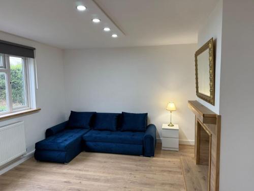 4 Bed Cottage in Surrey