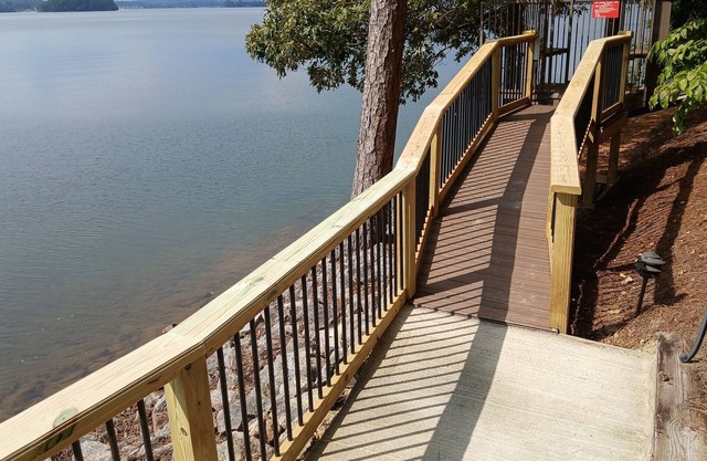 4-bed,elevator, lakefront home, hottub, billards, fitness room, bidet, hill tram