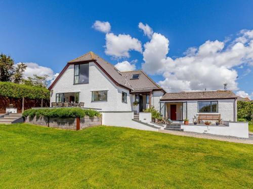 4 Bed in Wembury 81118