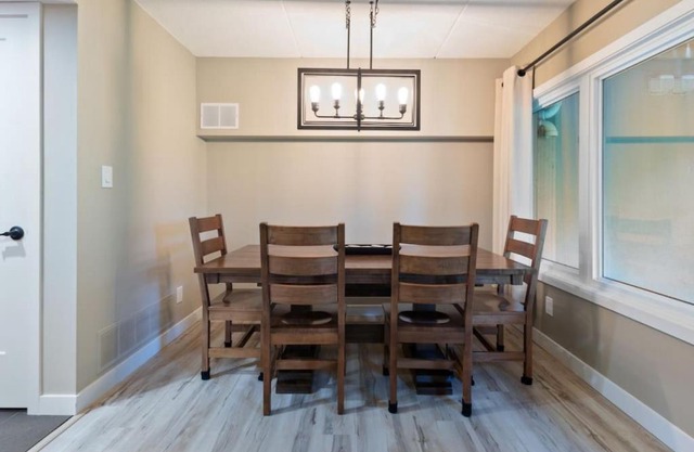 4 Bedrm Blue Mtn Condo w Sauna on Golf Course