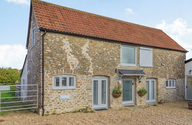 4 bedroom accommodation in Bishopswood, near Honiton