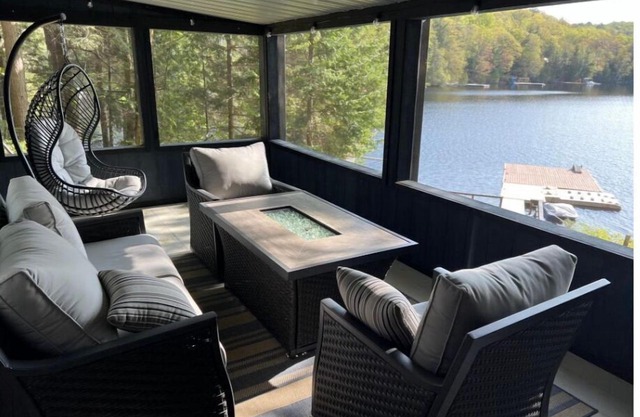 4 bedroom - All-season Waterfront Cottage