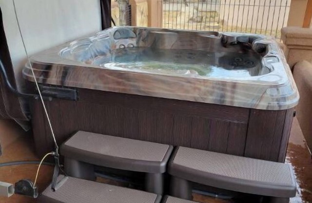 4 BEDROOM AT THE COUNTRY CLUB