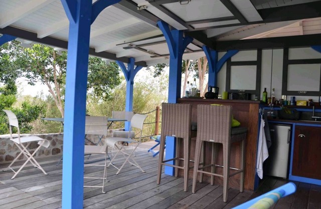 4* "Cases créoles" with private pools