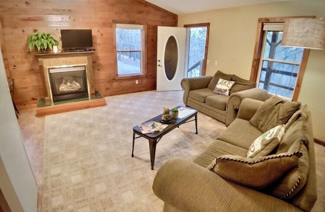 #4 - Cedar Creek Cabins - Giant Spa Tub/Charming 1-bedroom cabin