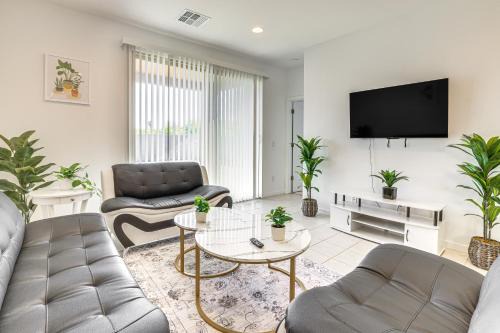 4 Mi to South Mountain Park Phoenix Area Home