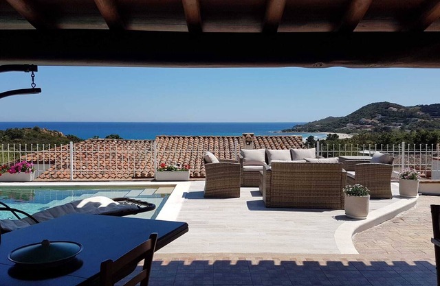 400 MT BEACH SINGLE VILLA SEA VIEW WITH PRIVATE POOL