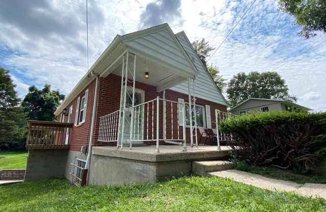 4185 Crystal View · Nikki`s House