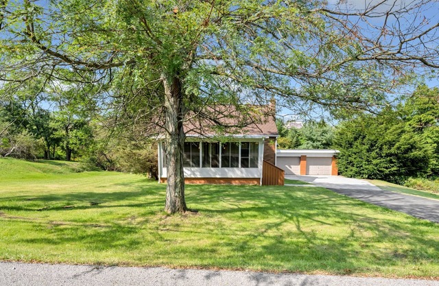 4Bed/2Bath Home, 1.5Acres, Prime Location, Private