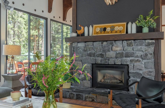 4BR Unique and Grand Getaway by Donner Lake & Ski Resorts