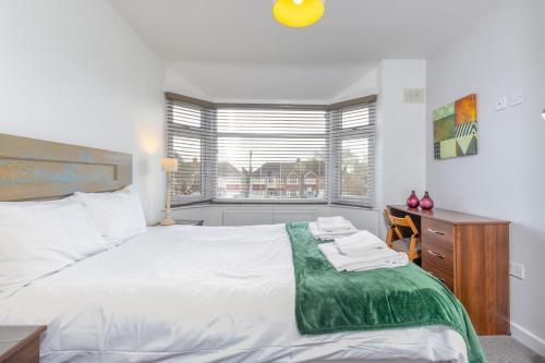 4BR with Private Parking