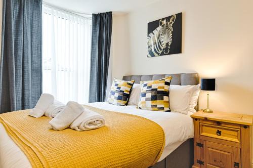 5 Bed - 4 Doubles - Smart TVs - Contractor Base