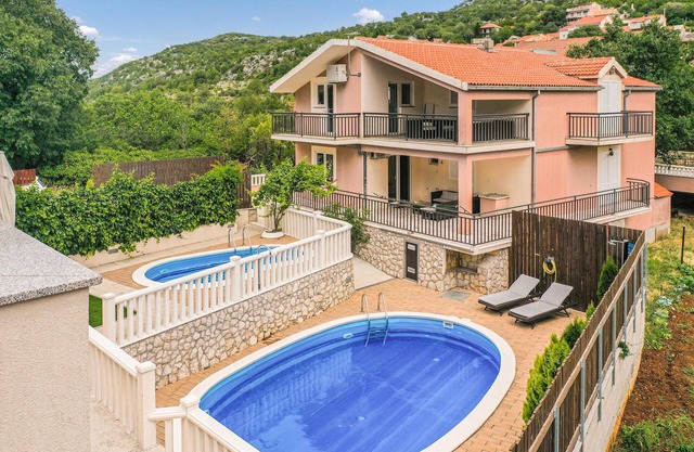 5 bedroom awesome home in Zagvozd