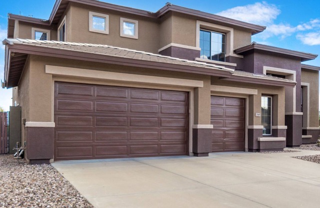 5 Bedroom Desert Oasis w/ Pool and BB Court