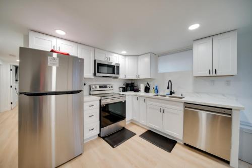 5 Mi to Dtwn Pet-Friendly Seattle Apt