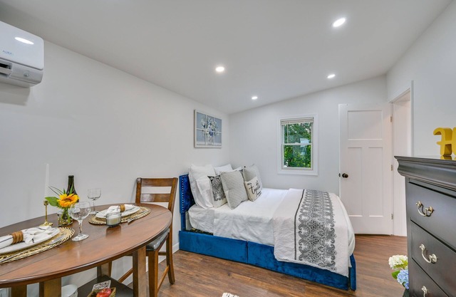 5 Mi to Salem: Furnished Patio at Danvers Studio!