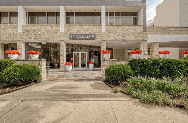 5 Min to Galleria, Med Center & NRG Apt With Great Amenities & Near Everything!