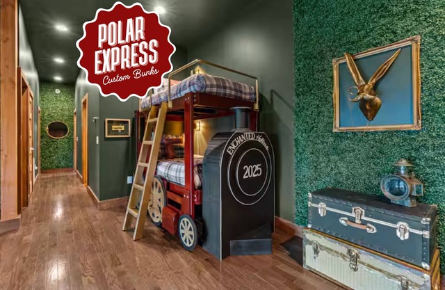 5 Min to Polar Express - Rare Weekend Open! Luxe Cabin + Train Bunks