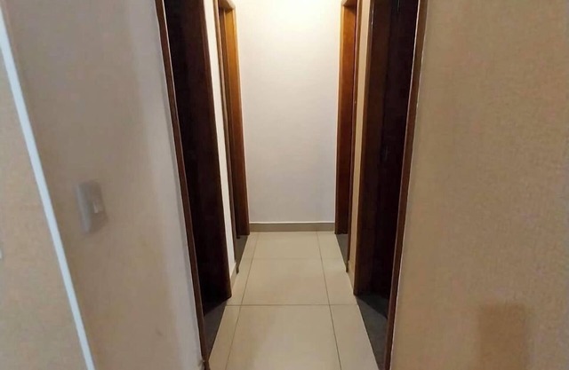 5 minutes from Vaca Brava Park and Goiânia shopping mall. 3-bedroom flat with 2 garages.