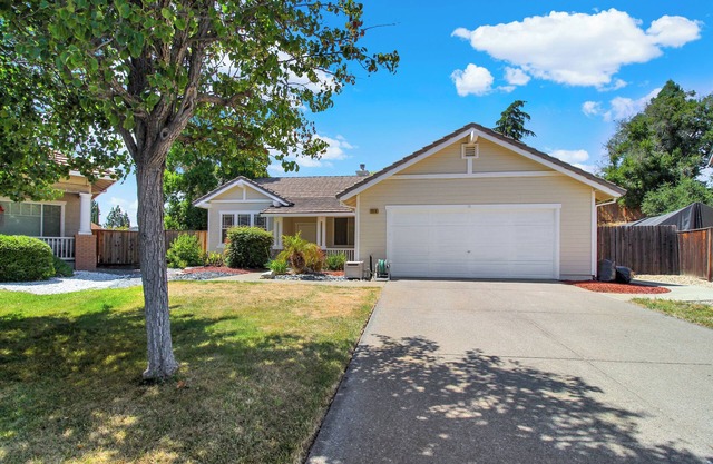 5 Minutes to Antioch Medical Centers: 3 Bedroom Furnished Single-Story House