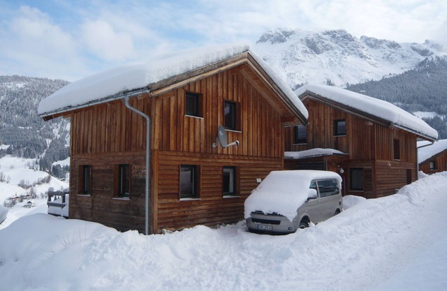 50 m to the slopes, own parking lot