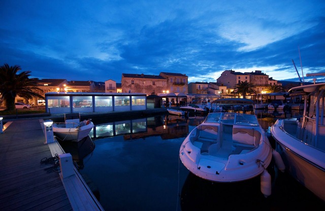 50m from the sea, House in the heart of the village, shops, beaches and port