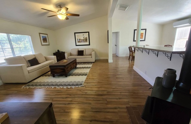 5Ez Ranch- Silver- entire home with easy drive to Kings Canyon National Park