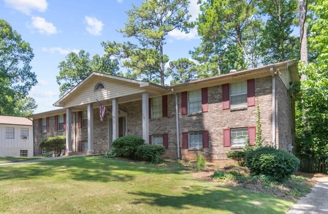 6 BR & 20 Mins to Downtown! Pool- Monterey Maison