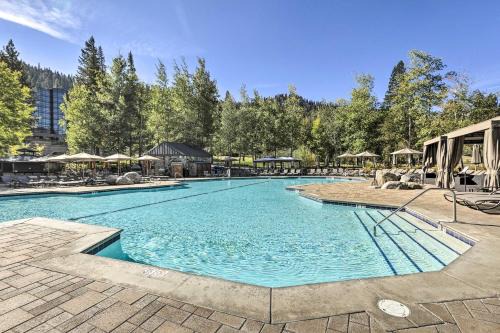 6 Mi to Lake Tahoe Everline Resort Retreat!