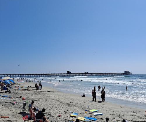 6 miles to Oceanside beach, surfing - 50 miles to LA 30 miles TO Dan Diego