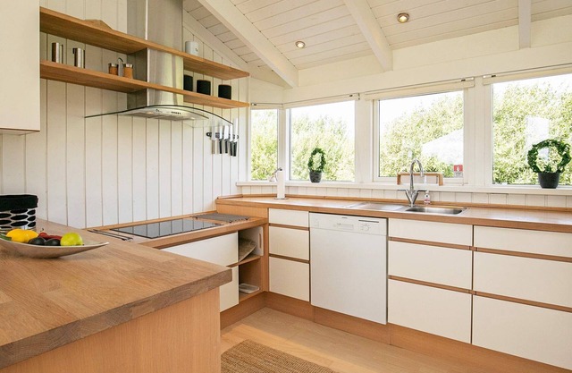 6 person holiday home in Hirtshals