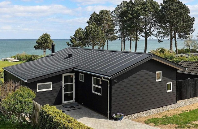 6 person holiday home in Frørup