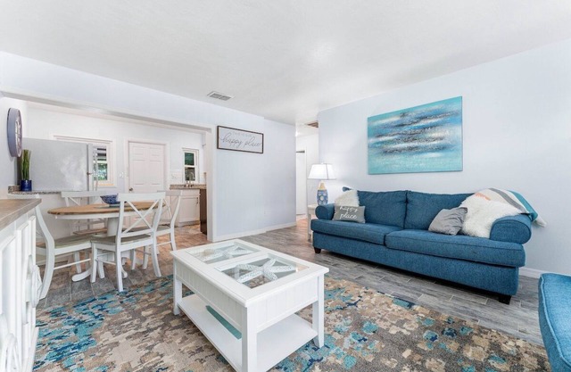 638 Madison · Downtown SRQ *Laurel Park * NEW* 2 bedroom* 75” TV