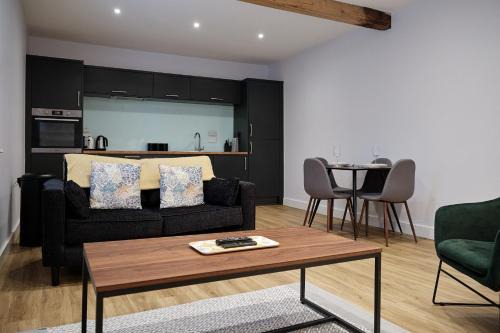 7 Cannon Street