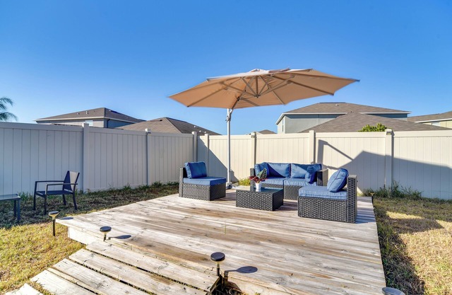 7 Mi to Beach: Spacious Ruskin Home w/Patio