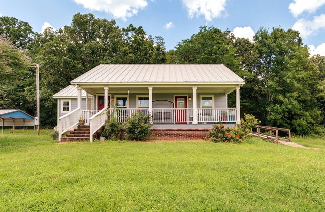 7 Mi to Ole Miss: Quiet Rural Retreat w/Yard!