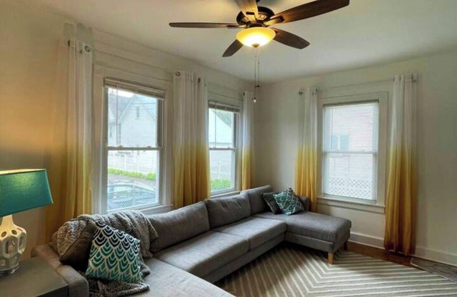 7 Minutes to All Star Village - Charming home in Center of Oneonta