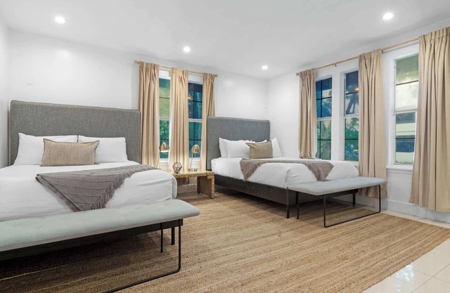 7BD Downtown Oasis - Pool - 10 Mins to South Beach