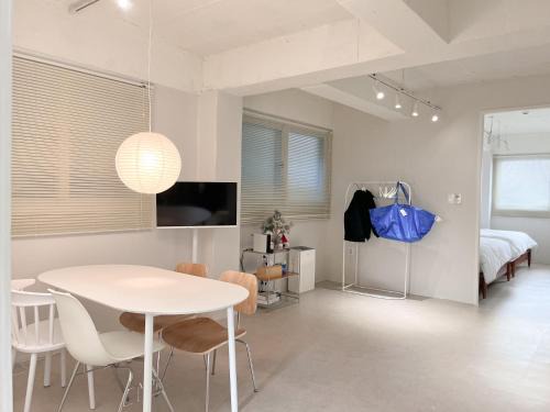 7min walk from Seoul Station Spacious Family Apt for 6 15min to Namsan Tower